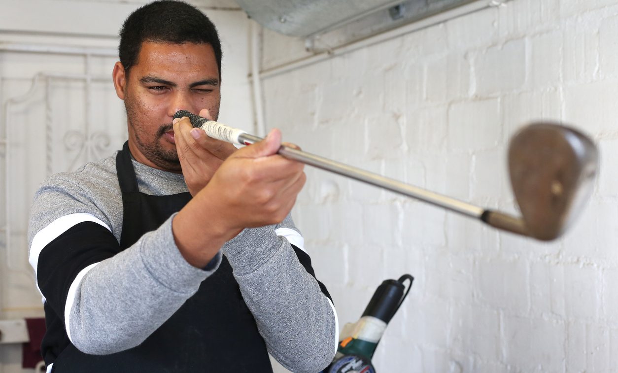 Regripping golf clubs at home: Step-by-step