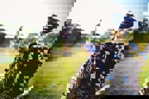 how to become a golf caddie