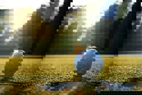 golf-ball-in-the-sun