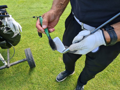 how to clean golf clubs