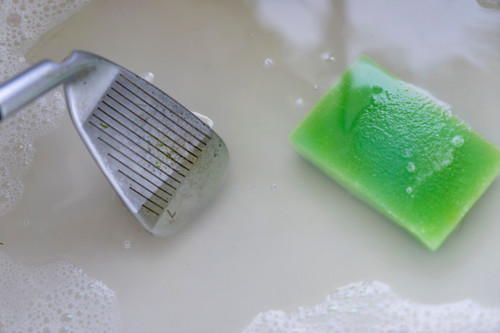 how to clean golf clubs