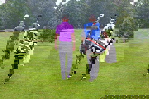 how to become a golf caddie